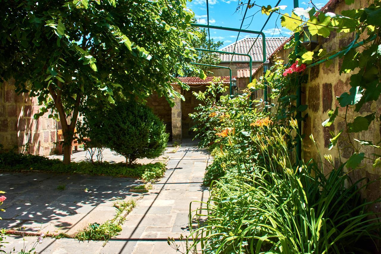 Hotel Georgia Gori Extérieur photo