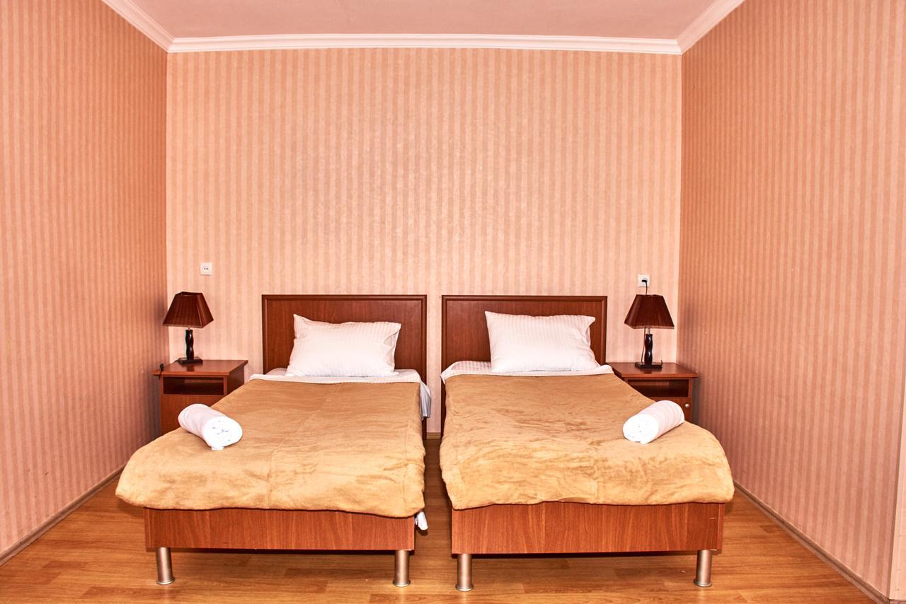 Hotel Georgia Gori Extérieur photo