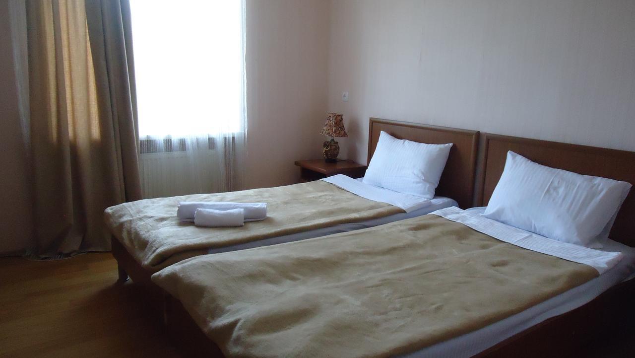 Hotel Georgia Gori Extérieur photo