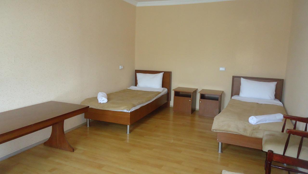 Hotel Georgia Gori Extérieur photo